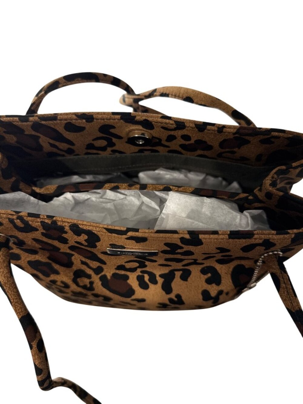 Evan-Picone Leopard Print Tote Bag With Double Handles & Magnetic Snap Closure - Picture 4 of 10